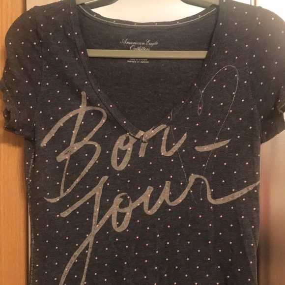 Grey V neck short sleeve American Eagle size Medium.  Pink polka dots.  Bon Jour - Picture 2 of 8